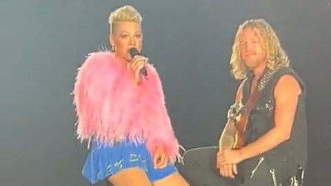 Pop Singer Pink Loses Her Mind When Fan Protests Circumcision In Front Of Her, Gets Kicked Out