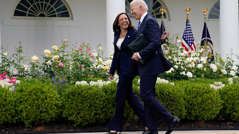 President Biden Gives a Tour of the White House Without Wearing a Mask