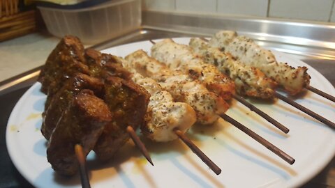 Chicken and sausage skewers (souvlaki) on corn pita bread - Σπιτικό σουβλάκι κοτόπουλο και λουκανικο