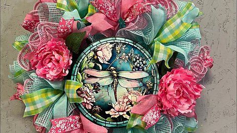 Summer Dragonfly Deco Mesh Wreath |Hard Working Mom |How to