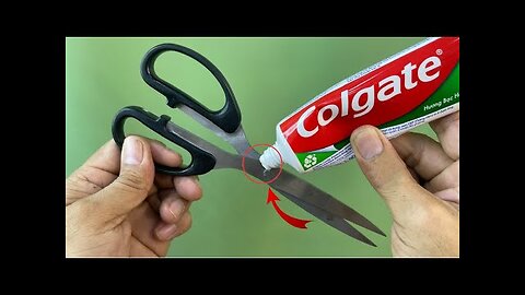 Put toothpaste on scissors!!😱 Didn't expect it to be so effective, any home can use it
