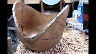 #R027 Woodturning a Maple Fish Mouth Bowl