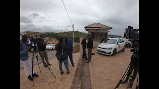 SOUTH AFRICA - Durban - HAWKS, Asset Forfeiture Unit raid Zandile Gumede's home(Videos) (eNL)