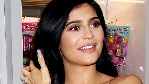 Kourtney Kardashian SPILLS DETAILS On Kylie Jenner’s HUGE 21’st Birthday Party!