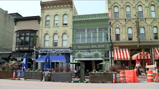 Local restaurants find ways to extend outdoor seating during colder months