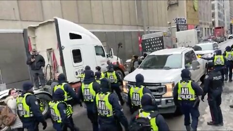 Ottawa police stealing more jerry cans from protestors today.