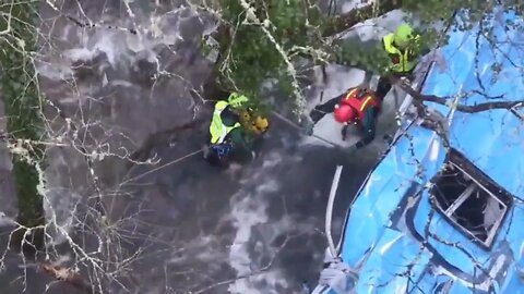 Tragedie în Pontevedra(Spania): șase morți și doi răniți după ce un autobuz a căzut în râul Lerez.