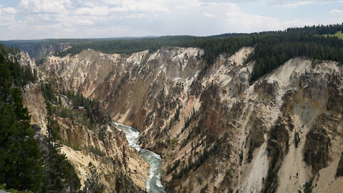 Visiting YELLOWSTONE NATIONAL PARK!