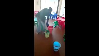 SOUTH AFRICA - Carltenville - Creche Teacher beats learner (with video) (zZv)