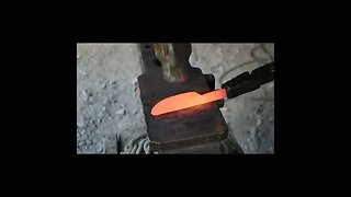 forging a knife from a pipe wrench jaw #shorts #forging