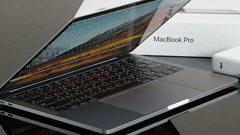 Unboxing: Apple Macbook Pro 13" (2018)