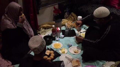 SOUTH AFRICA Cape Town - The Sallie family from Hillview observe the holy month of Ramadaan (Video) (ANw)
