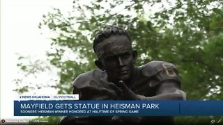 Mayfield statue unveiled at OU spring game