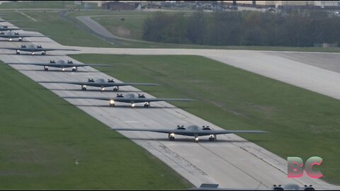 Pentagon parades 12 nuclear bombers