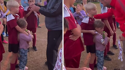 Kid Preciously Involves Little Sister In Award Ceremony