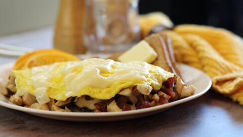 How to make a delicious chicken omelet