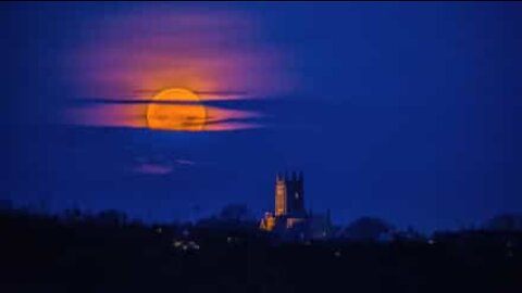 Amazing time-lapse shows the only Supermoon of 2017