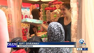 Gift giveaway in Northwood from Harold's Coffee