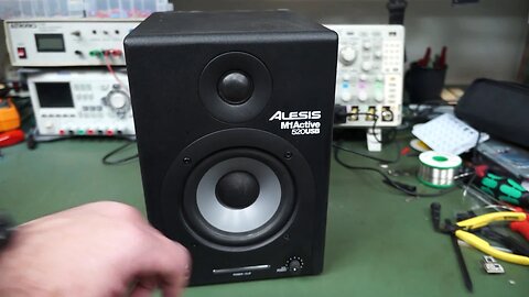 Alesis M1 Active 520USB Studio Monitor Teardown