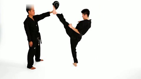 10-How to Do a Jump Front Kick - Taekwondo Training
