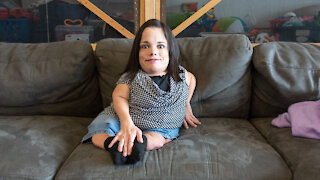 2ft 10" Woman Defies Odds To Give Birth | BORN DIFFERENT