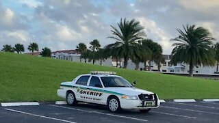 2 security guards stabbed at country club in Boca Raton