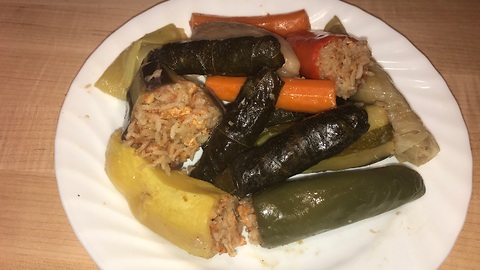 Authentic Turkish dolma recipe: Stuffed grape leaves