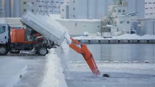 Creative Japanese snow removal