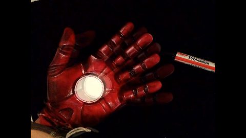 Awesome Iron Man 3D hand art