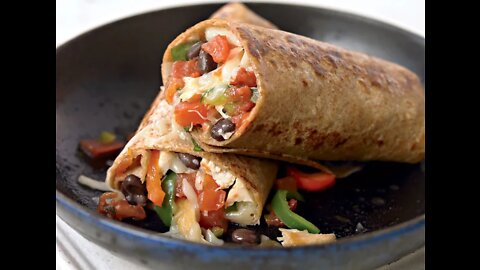 A Protein-Packed Chicken Fajita Burrito Recipe