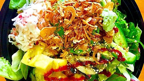 Food Trend: 4 Steps to Order the Perfect Poke Bowl