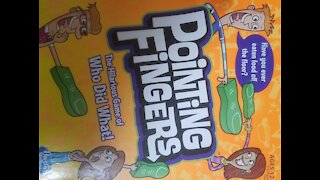 Pointing Fingers Board Game (2013, Hasbro) -- What's Inside