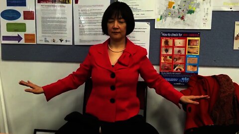 曾錚演示法輪功第五套功法 Jennifer Zeng Demonstrating the 5th Exercise of Falun Gong