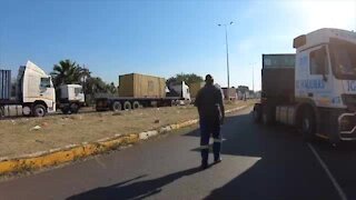 SOUTH AFRICA - Durban - Truckers bring Durban container terminal to standstill (Video) (Bnr)