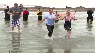 Special Olympics athletes take the plunge for a good cause