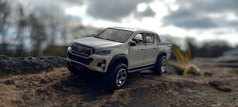 Matchbox 2018 Toyota Hilux Unboxing and Release. (With bloopers and accidents)