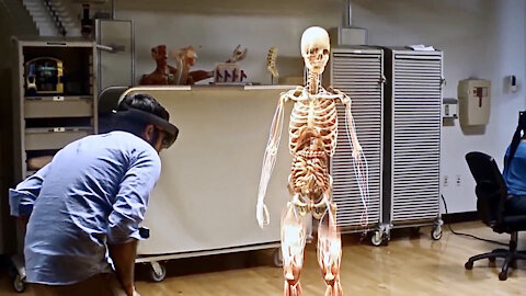 Virtual Reality Holograms for Medical Students - Instead of cadavers