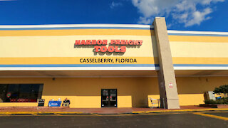 Shopping at Harbor Freight Tools in Casselberry, Florida