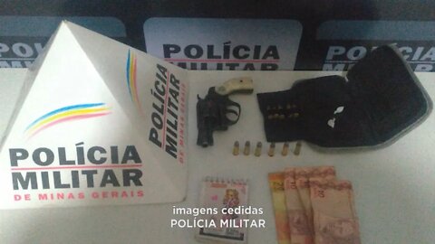 Jovem é preso tentando esconder arma dentro de caminhão em Manhuaçu