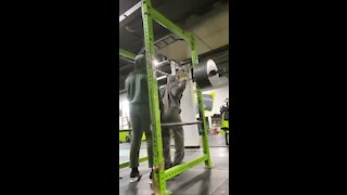 585LBS SQUAT BY 19 YEAR OLD ATHLETE