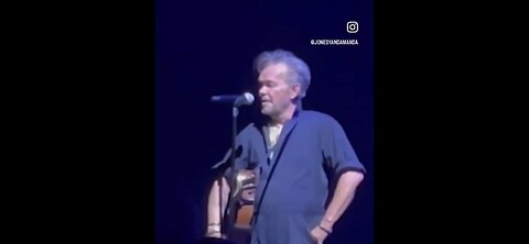 John Mellencamp Storms Off The Stage After Getting Heckled In Toledo...