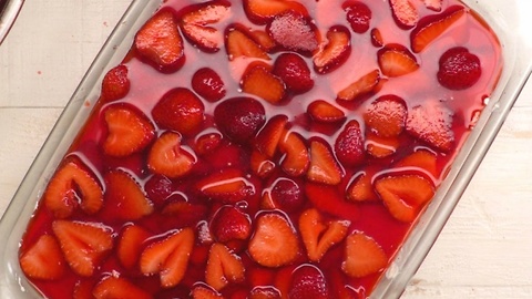 Strawberry Pretzel Salad