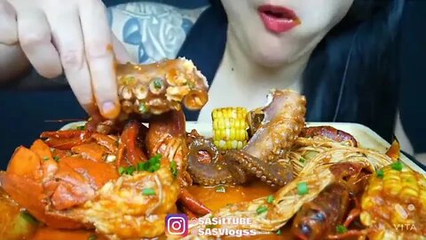 Spicy Messy Seafoods Asmr Mukbang... Pls Like, Subscribe and Comment. Thank you very much...