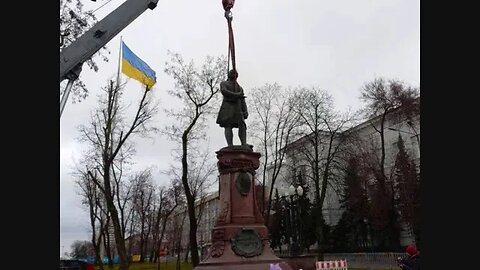 Ukraine dismantled monument to Lomonosov