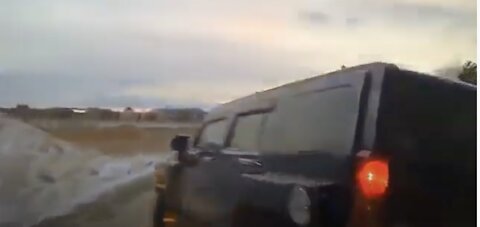 Hummer H3 Police Chase at High Speed Very Calm Cop