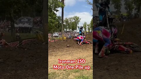@AmericanMotocross Ironman 250 moto #1 pile up, big group goes down‼️ #ironman #moto #dirtbike