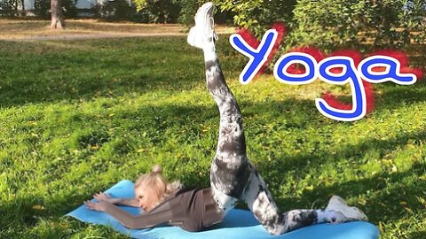 A Journey through Dynamic Yoga Poses | Yoga in tights