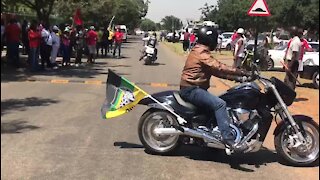 ANC, EFF united in protest against 'racist' Hoerskool Overvaal in Gauteng (h8k)
