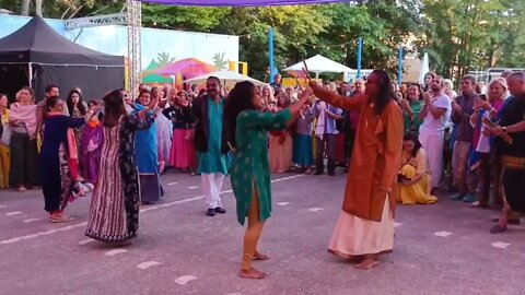 Dança Garba com o Guruji, em SVD, Julho 2022