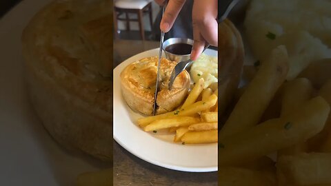 Trying HALAL British Pies In London